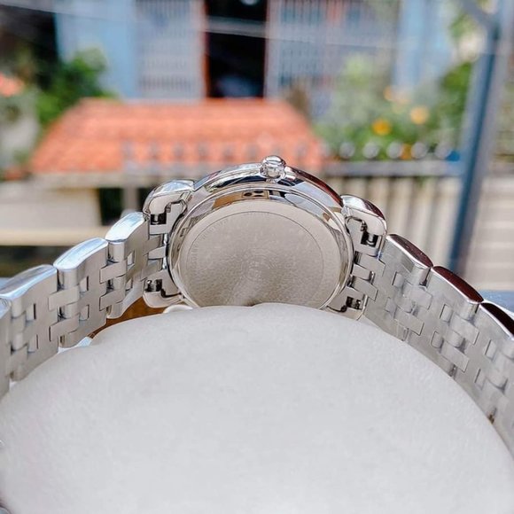 Estate $650 Citizen Ladies Diamond 30mm Watch! - Picture 5 of 6